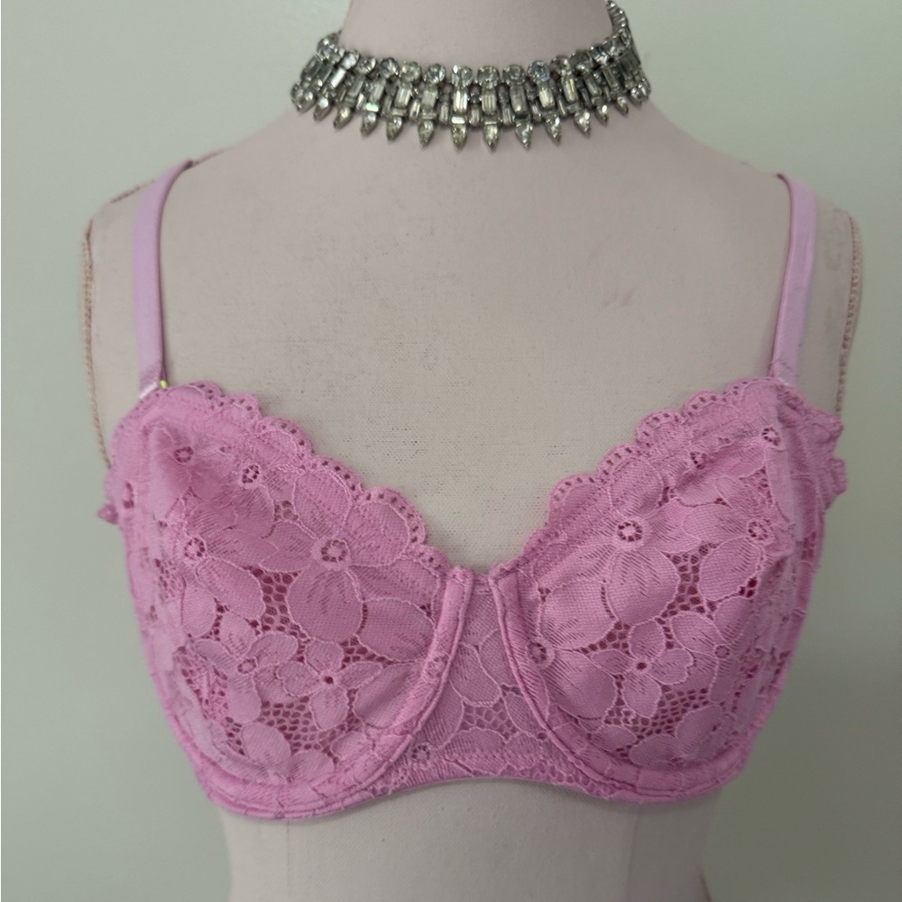Victoria’s Secret pink lace unlined strapless/removable strap bra in size 36C